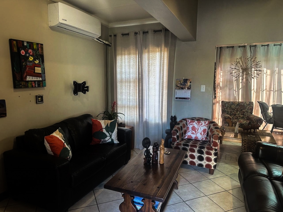2 Bedroom Property for Sale in Waterkloof East North West